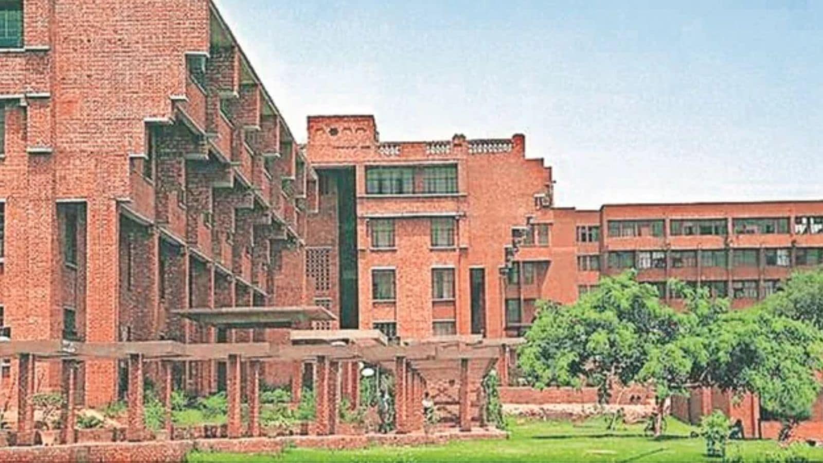 At JNU, no headway on bid to bring back internal entrance for PhD ...