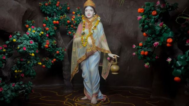 Navratri 2024 Day 2: Mata Brahmacharini's calm and serene demeanour is reflected in her white attire, embodying purity and simplicity.