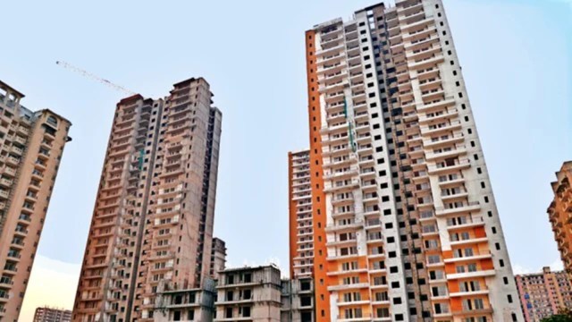 Twenty-seven proposals were discussed at length during the meeting, including a progress report on the relief package provided to builders under the recommendations of the Amitabh Kant Committee. Lokesh said that 1,643 registrations had been completed as of October 22.