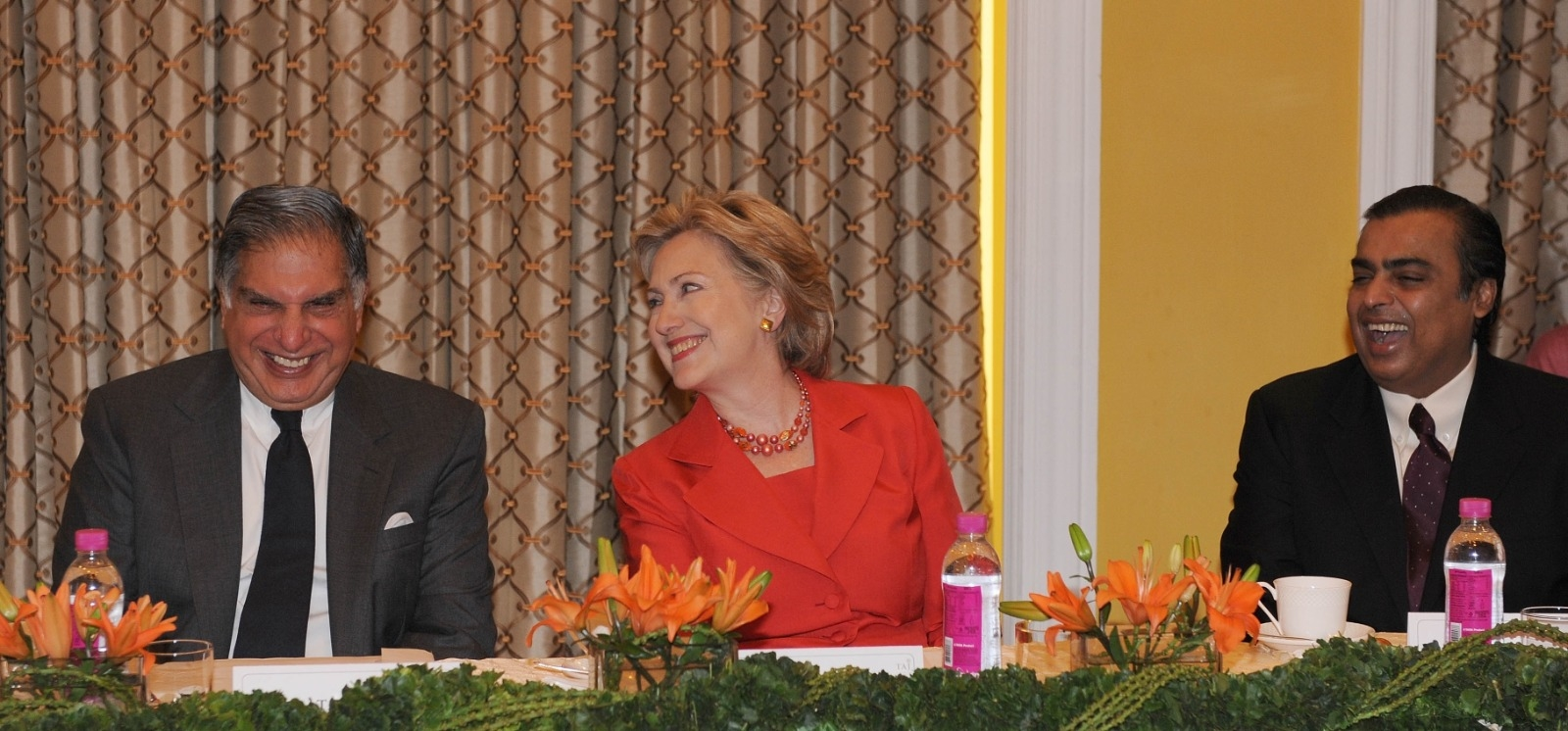 Hillary Clinton on  with Ratan Tata and Mukesh Ambani astatine  the concern  conscionable   astatine  Hotel Taj Mahal. (Express photo)