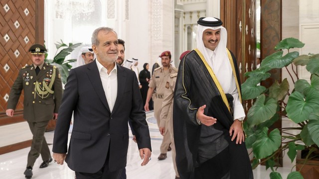 Iranian President Masoud Pezeshkian visits Doha