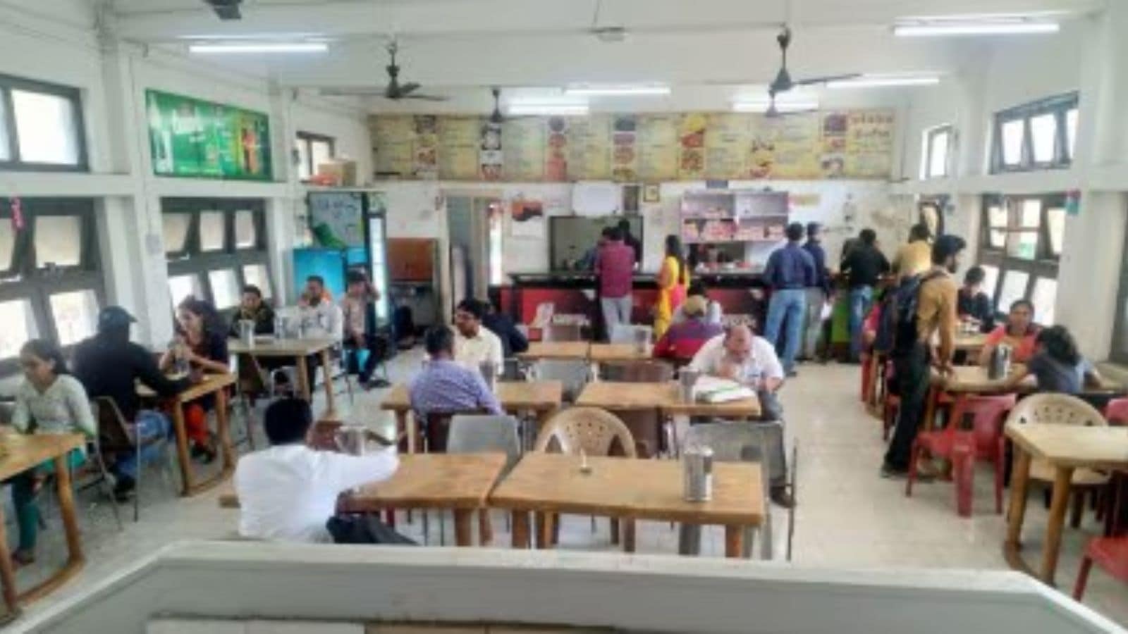 50 college students hospitalised after having dinner at hostel in Maharashtra’s Latur