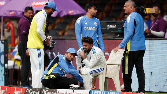 IND vs NZ: Rishabh Pant hobbled off the field on Day 2 on Thursday. (BCCI)