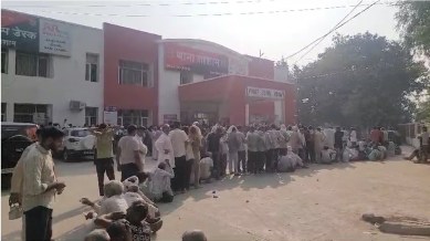 Sowing on, Haryana farmers panic over DAP shortage; police roped in