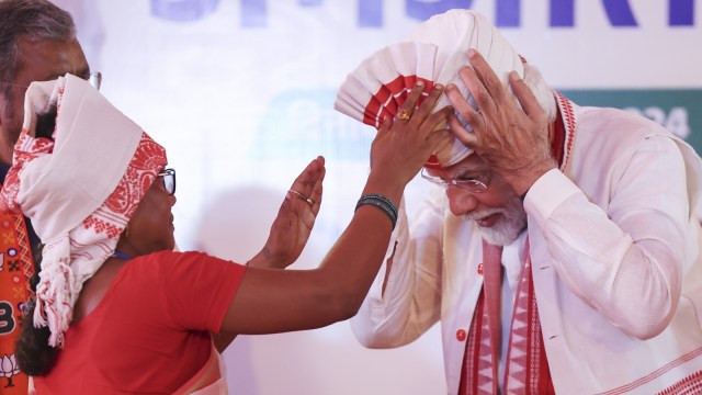 Jharkhand Hindu, Adivasi numbers declining, that of infiltrators up: PM