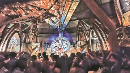 Puja chaos amid doctors’ protest, Kolkata Police, Durga Puja season, Bengal doctors protest, Kolkata rape-murder case, RG Kar Medical Hospital, traffic diversion, Indian express news