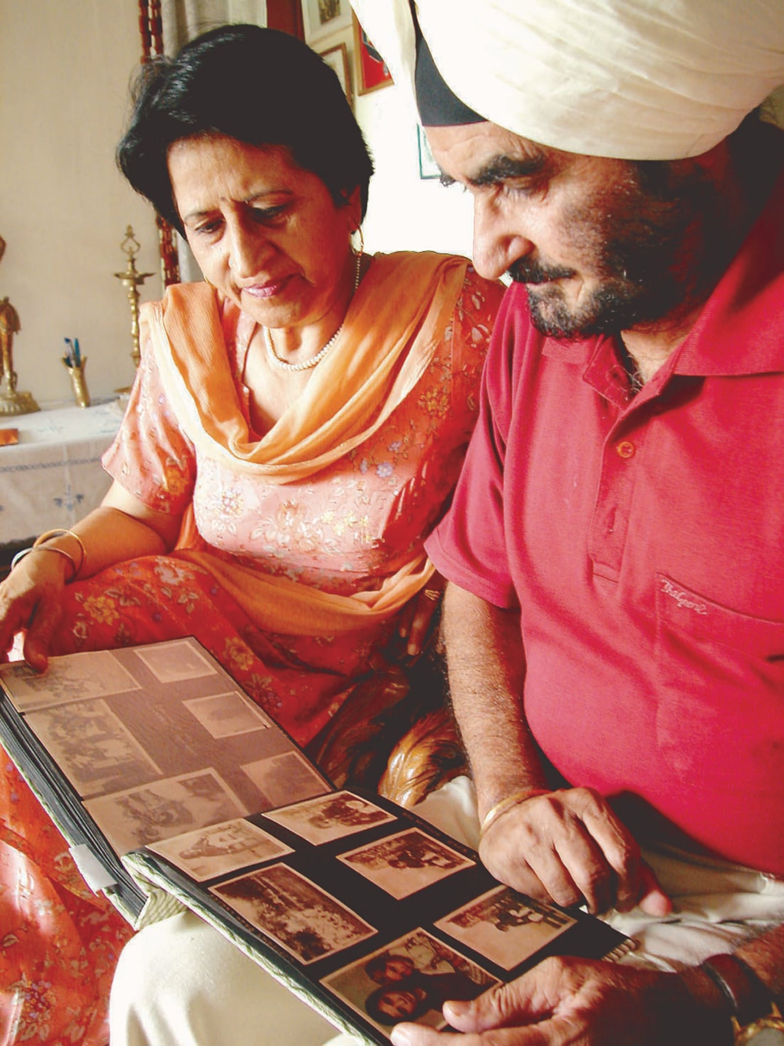 Relatives of Flight Lt Man Singh Bains at their Mohali house. (Express Photo by Jasbir Malhi)