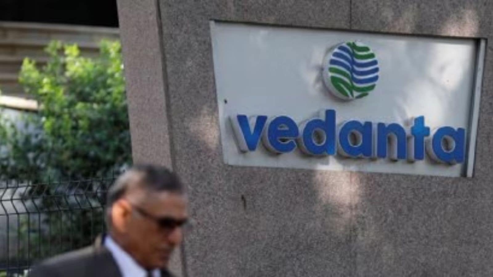 Customs authority imposes Rs 92.04 crore penalty, Rs 10 crore fine on Vedanta