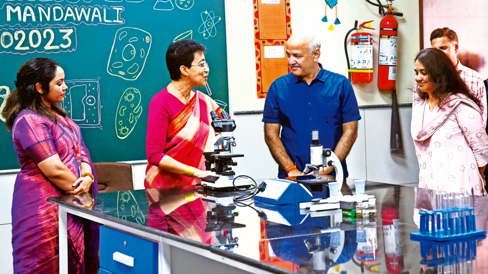 Atishi, Manish Sisodia unveil new block at Mandawali school | Delhi ...