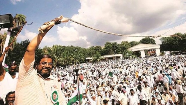 In the aboriginal  2000s, erstwhile  MP and workplace  person  Raju Shetti near  the Shetkari Sanghatana, the archetypal   farmers' national   founded by Sharad Joshi.