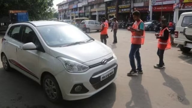 Ahmedabad conveyance  seizure, transgression  branch, dcb, two-wheelers, car  rickshaw, information    risks, Detection of Crime Branch, DCB seized abandoned vehicles, Ahmedabad, car  rickshaw, Indian explicit  news