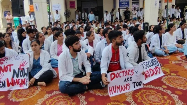 junior doctors protest, Junior doctors telephone  disconnected  cease work, West Bengal govt, inferior  doctors Hunger strike, westbound  bengal doctors strike, Bengal govt ultimatum, hunger strike, bengal government, Indian explicit  news