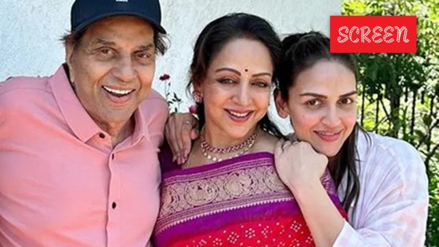 Esha Deol with her parents Hema Malini and Dharmendra