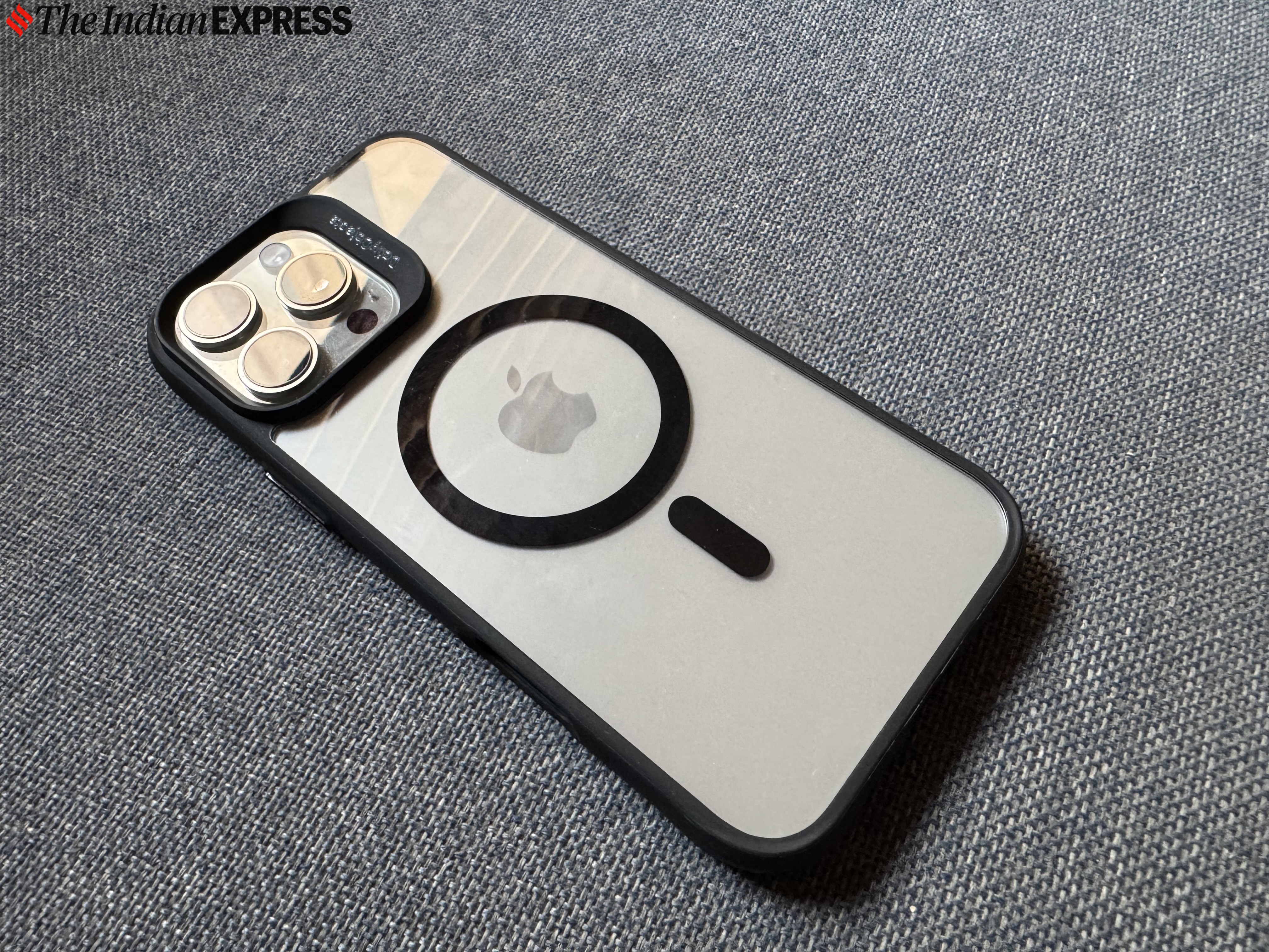 DailyObjects: A more stylish design, this option from DailyObjects felt like something that will last and also make the phone inside last longer. The case has rubber-like edges and clear surfaces, with a single cutout for the camera module. However, for the Camera C