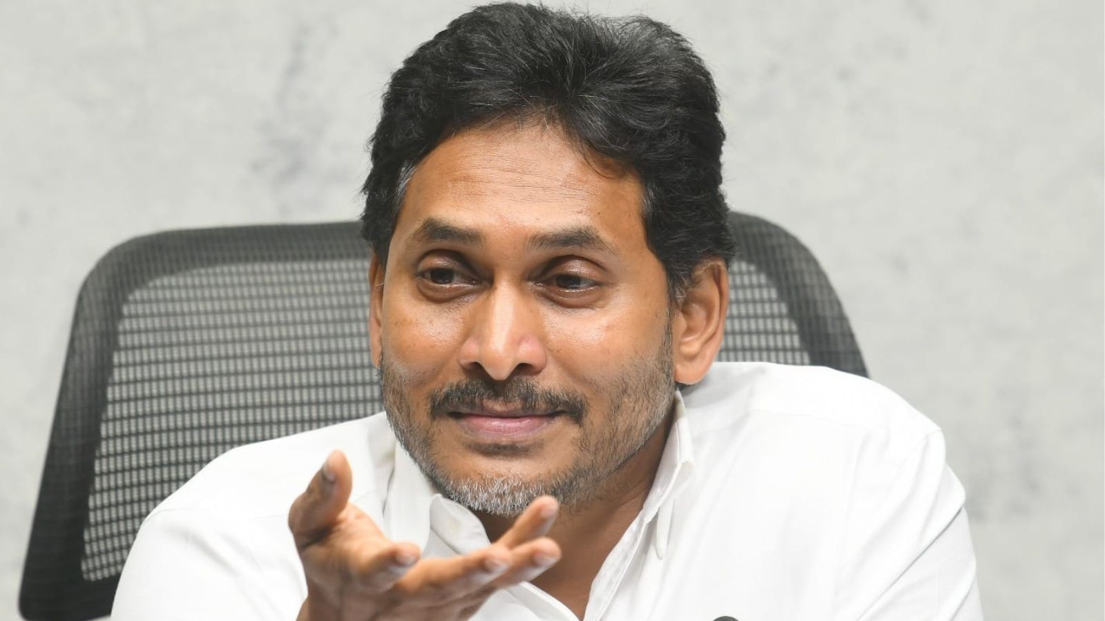 Jagan claims sister Sharmila transferred his shares to her, mother’s