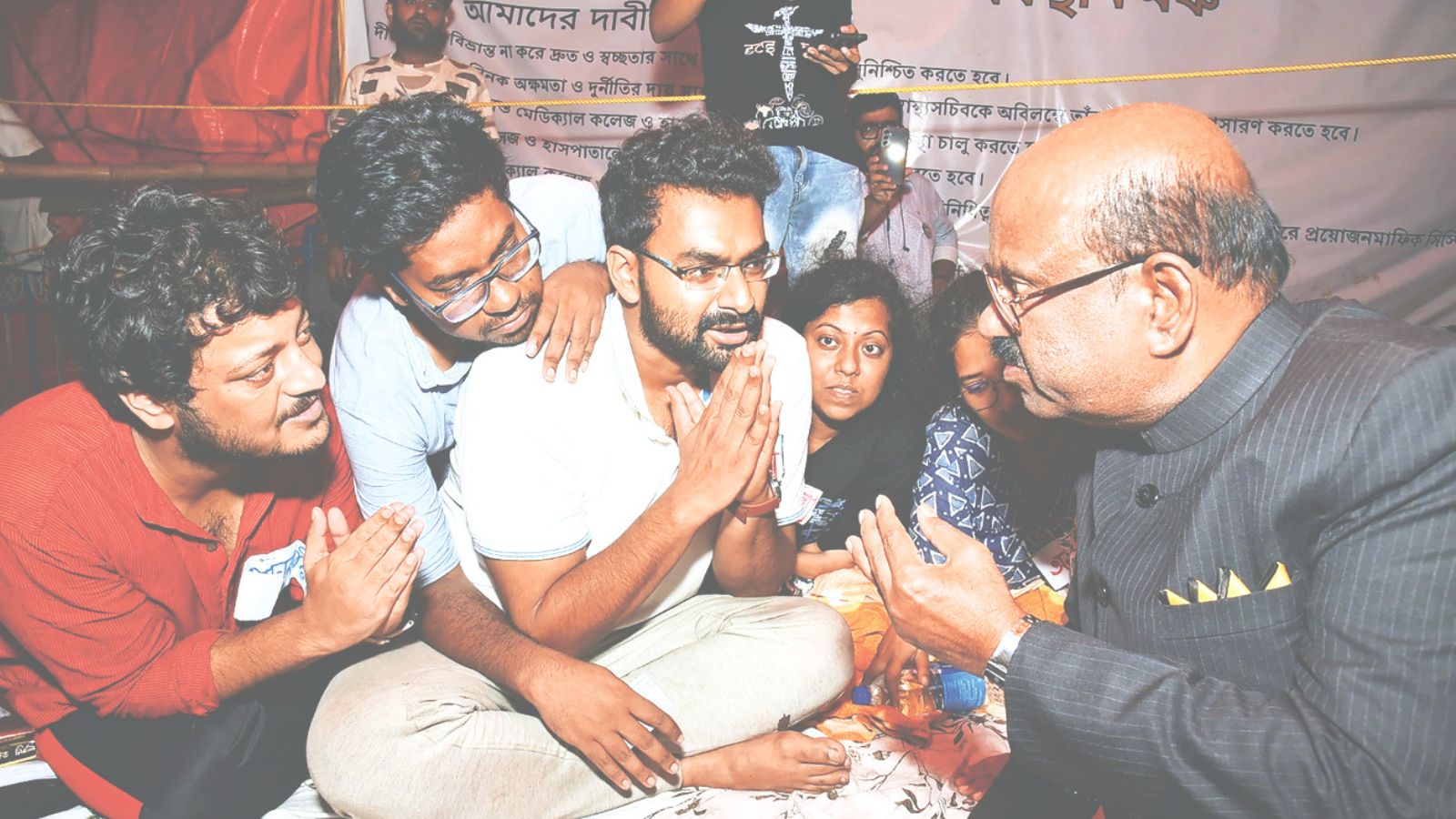 Bengal Governor visits junior doctors on fast-unto-death over RG Kar issue
