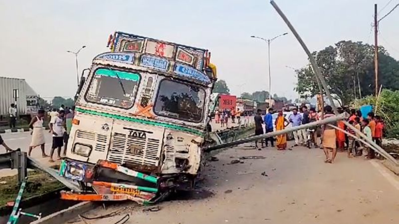 Truck rams into tractor trolley in UP’s Mirzapur, 10 dead