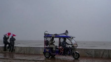 The IMD has issued a 'red' alert on Friday for Odisha and West Bengal where extremely heavy rainfall (over 200mm in 24-hours) is likely.