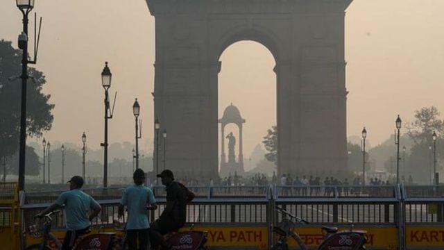 AQI forecast accidental    the aerial  is expected to autumn  backmost  into the 'very poor' to 'severe' scope  a time  earlier  Diwali, connected  Wednesday.