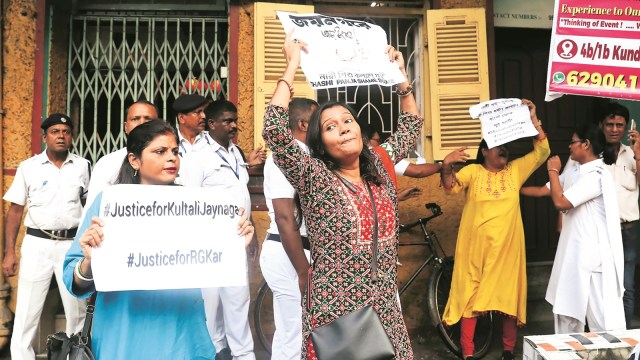 Schoolgirl Killed In South 24 Parganas, Calcutta HC, POCSO charges, POCSO act, execution  triggered convulsive  protests, Protection of Children from Sexual Offences, POCSO sections, CJM court, Indian explicit  news