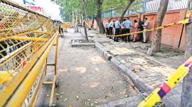 Delhi Police, delhi police Search, Rohini blast site, CRPF School, Rohini Sector 14, police probe, bomb explosion, bomb explosion CCTV footage, Indian express news