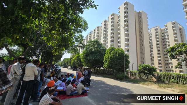 sanjeev arora residence raid, protests outside, Ed raid, ludhiana news, indian express