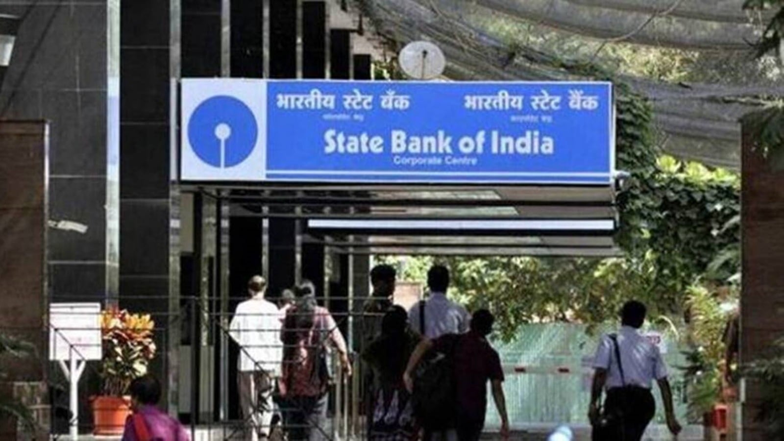 How a fake SBI branch that came up overnight duped people of lakhs in a ...