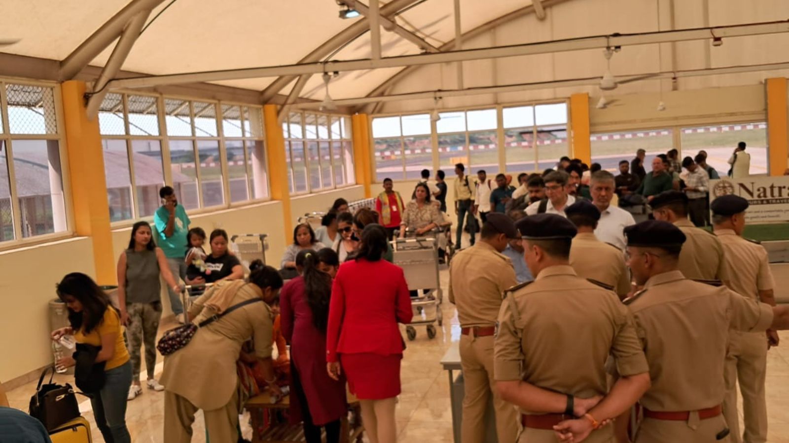 SpiceJet’s Mumbai-Kandla flight receives bomb threat | Ahmedabad News ...