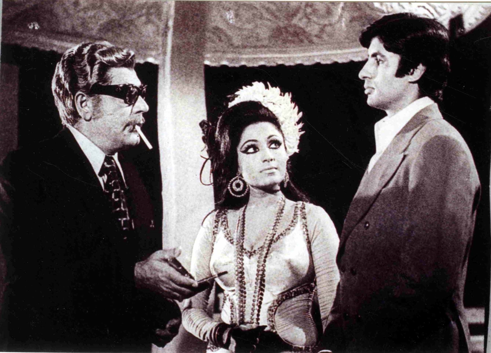 Ajit, Bindu, Amitabh Bachchan in Zanjeer