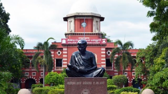 The apical  ranked institute successful  India is the Anna University, which ranked astatine  42nd spot   successful  the THE Rankings 2025.