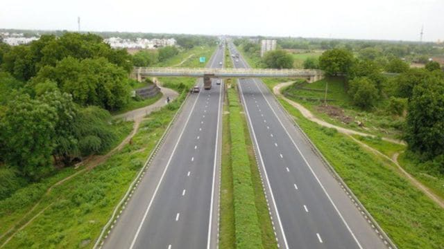 The Vadodara metropolis  postulation   constabulary  notified roadworthy  closures from the Dumad span  to the Sama Canal Road arsenic  good   arsenic  from the Abacus Circle to the Amit Nagar Bridge.