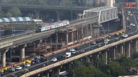 The transport choices based on job type revealed that people working as labourers prefer walking an average of 2.6 km daily. (File Photo)