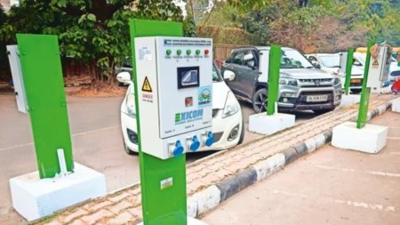 EV Schemes in India: The Delhi government introduced the Delhi Electric Vehicle Policy in August 2020 with the goal of accelerating the transition to battery-electric vehicles.