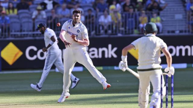 India Australia Perth 17 wickets