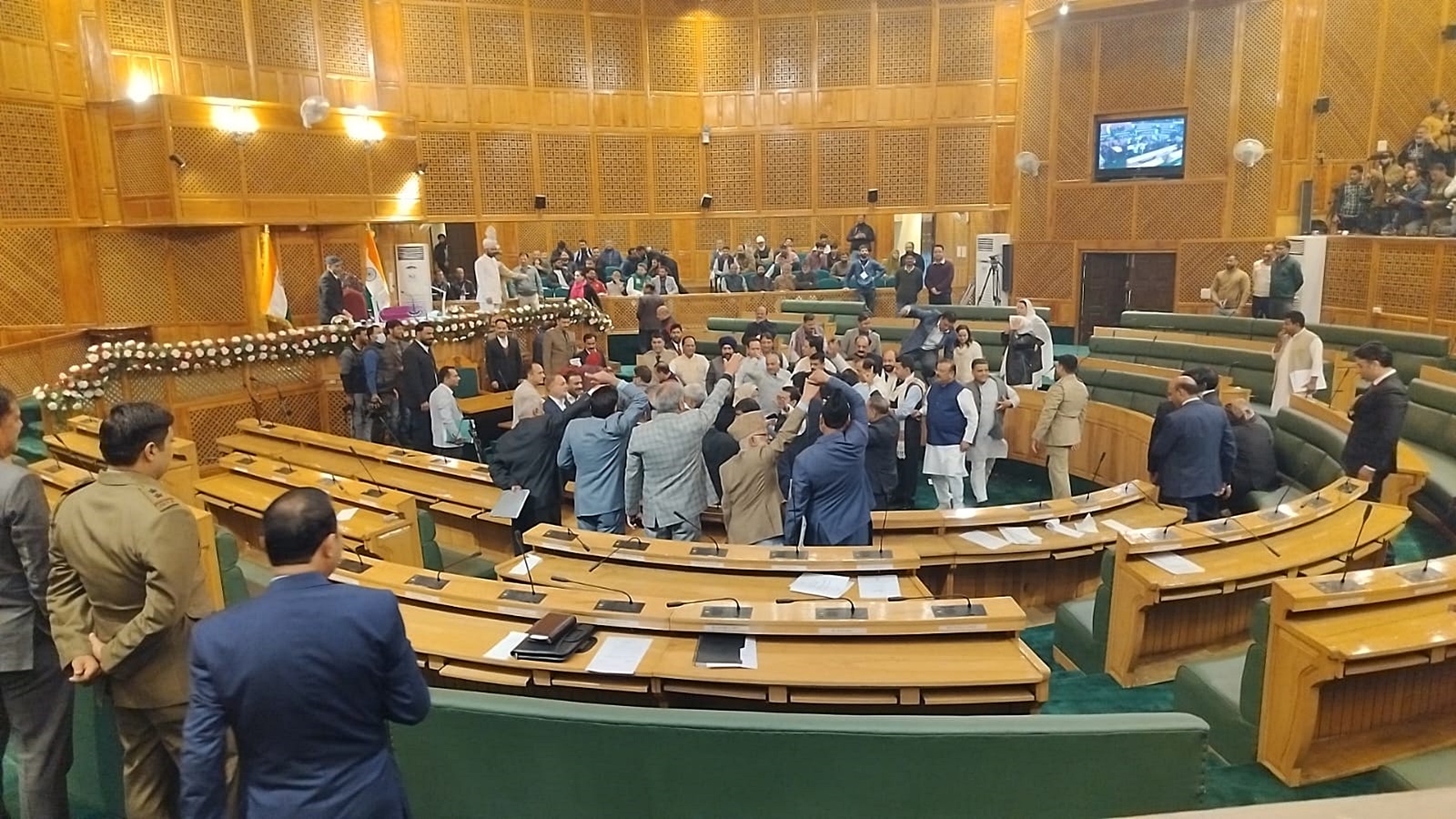 Amid ruckus, Jammu and Kashmir Assembly passes resolution for