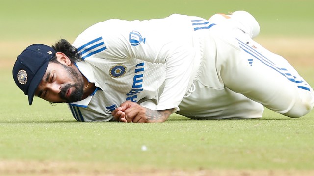 KL Rahul suffered an wounded   during India's match-simulation league   successful  Perth. (Sportzpics)