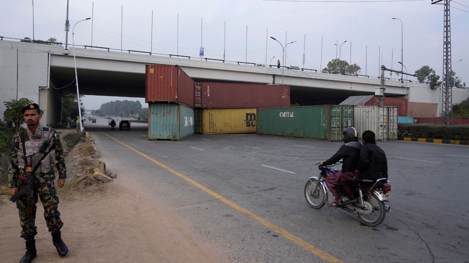 In Pics | Pakistan seals capital Islamabad ahead of PTI protest | World ...