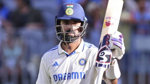 Cheteshwar Pujara connected  KL Rahul India vs Australia