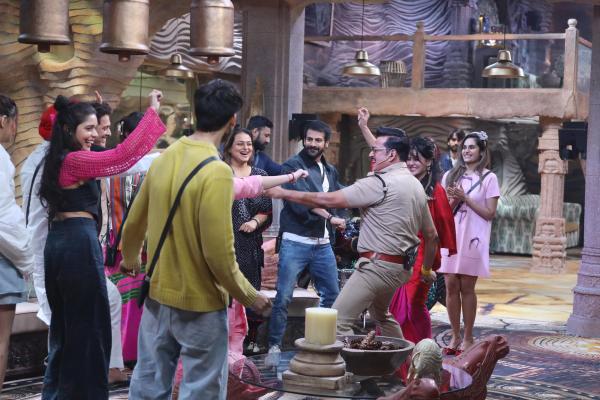 Ravi Kishan interacts with Bigg Boss 18 contestants for his segment Haaye Dayya with Ravi Bhaiyya
