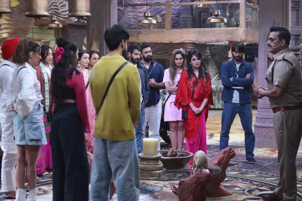 Ravi Kishan joins Bigg Boss 18 contestants for a special segment