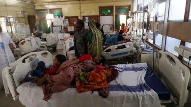 Jhansi, Jhansi fire, Jhansi hospital fire, Jhansi hospital newborns dead, Jhansi hospital fire, newborns dead in Jhansi hospital, Jhansi hospital children deaths, babies death, death, uttar pradesh, Jhansi NICU fire, Maharani Laxmi Bai Medical College, NICU ward, newborns death, jhansi hospital fire tragedy uttar pradesh news,Indian express