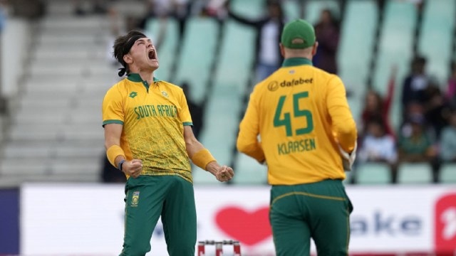 IND vs SA name guide: South Africa's Gerald Coetzee left, celebrates with Heinrich Klaasen after dismissing India's batsman Abhishek Sharma for 7 runs during the 1st T20I between South Africa and India, at Kingsmead Stadium in Durban. (AP Photo)