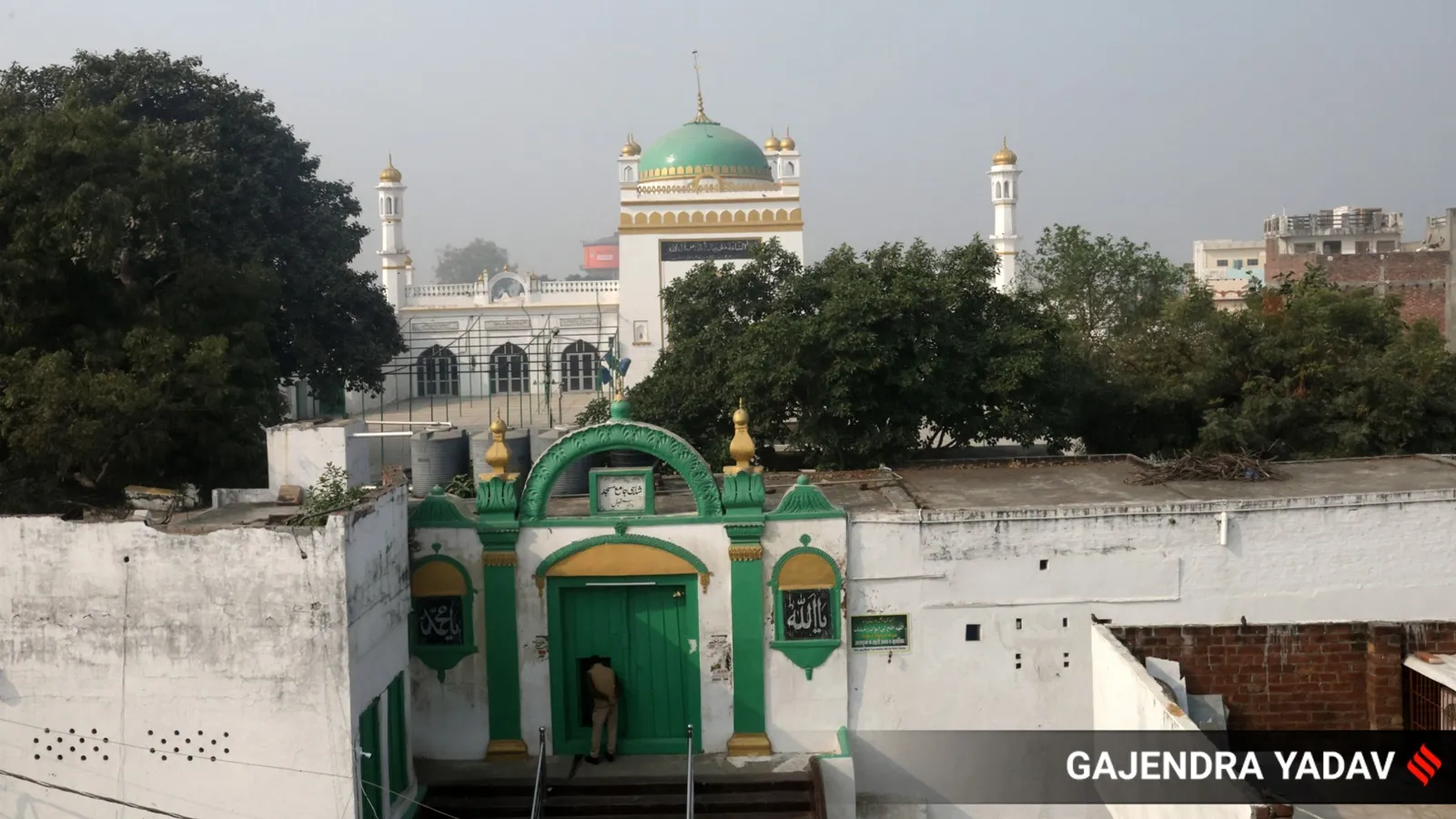 Supreme Court Stays Sambhal Mosque Survey; Appeals to HC.