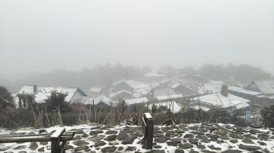 According to the IMD, the minimum temperature on Thursday was 8 degrees Celsius and on Friday morning, it was recorded at 7.6 degrees Celsius in Darjeeling. (Express Photo)