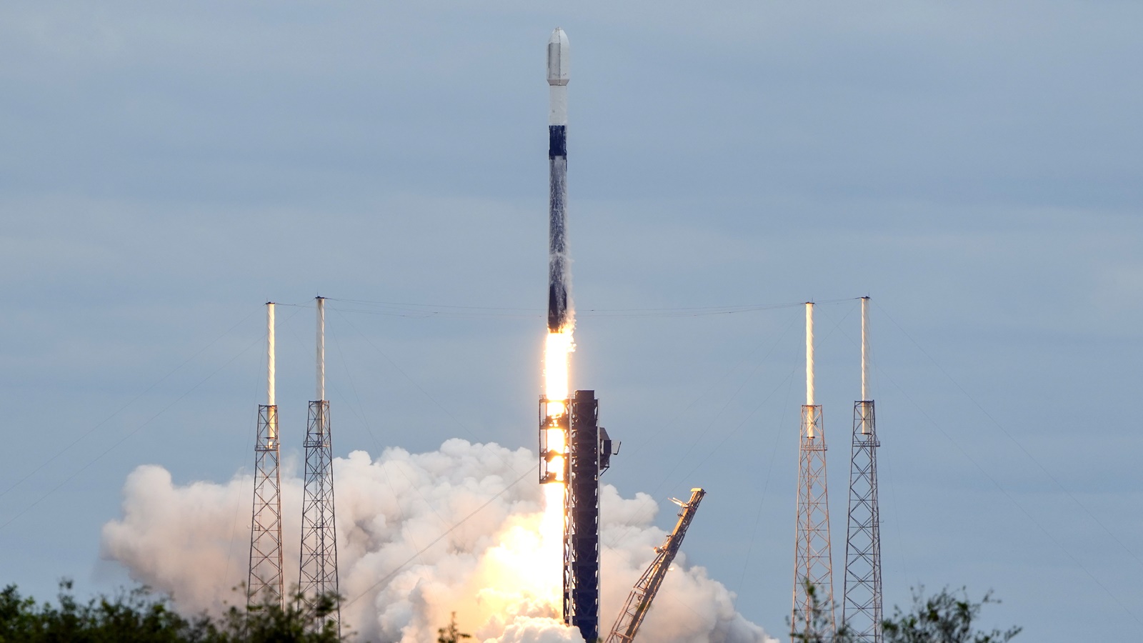 Elon Musk’s SpaceX Launches ISRO’s GSAT-N2 Communication Satellite In A ...