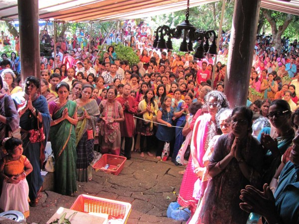 Devotees worshipping Ganesha at a Spiritual Park in Mauritius (Source: Wikimedia Commons)