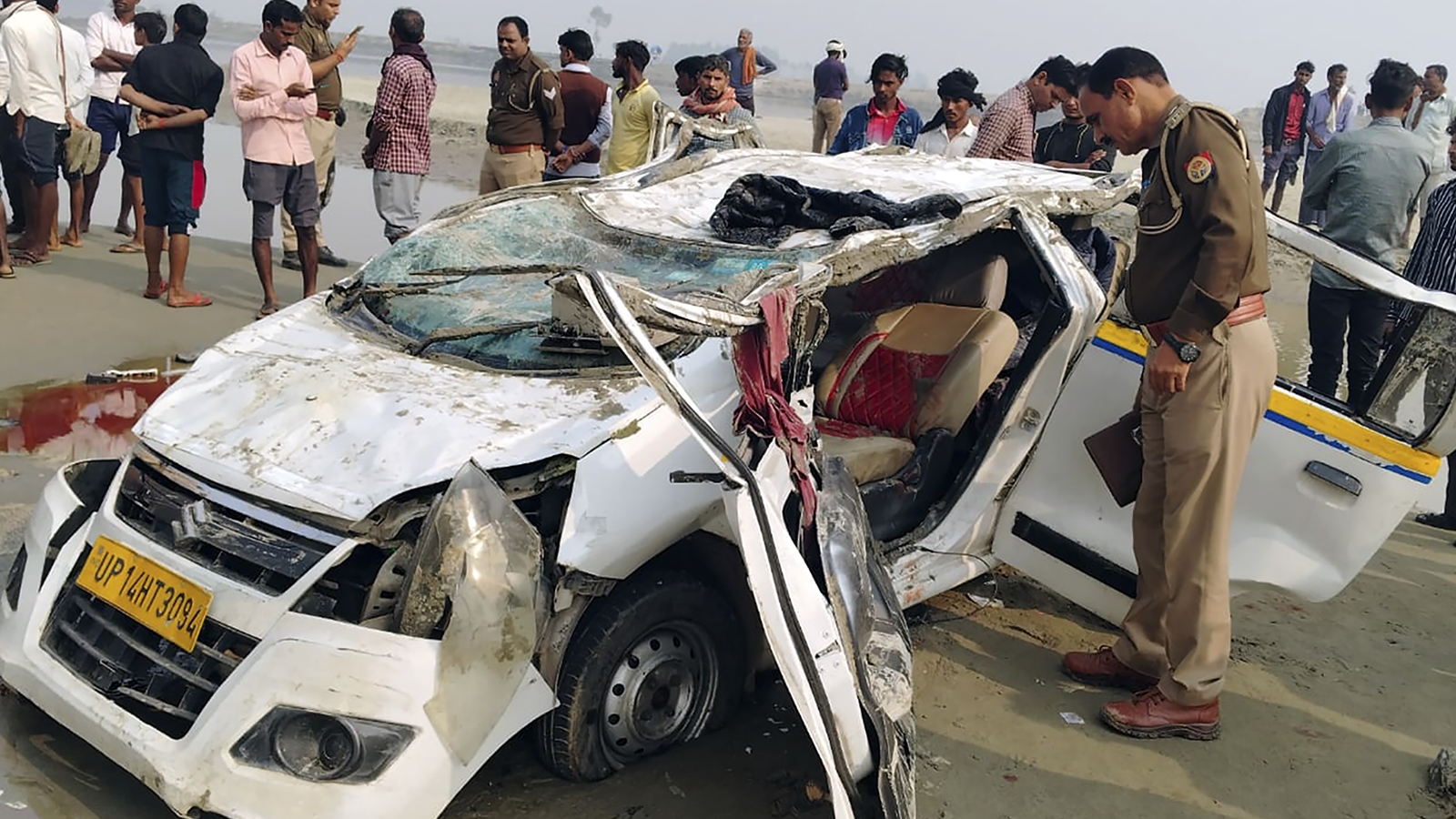 4 PWD engineers booked over deaths in Bareilly bridge car fall