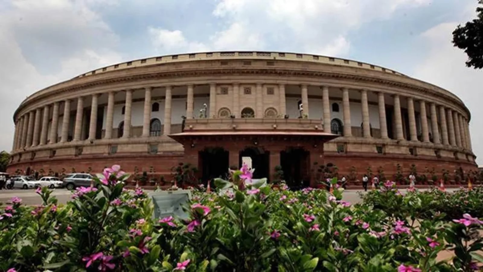 Centre to meet floor leaders of political parties on Sunday ahead of ...