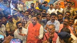 Vinod Tawde cash row