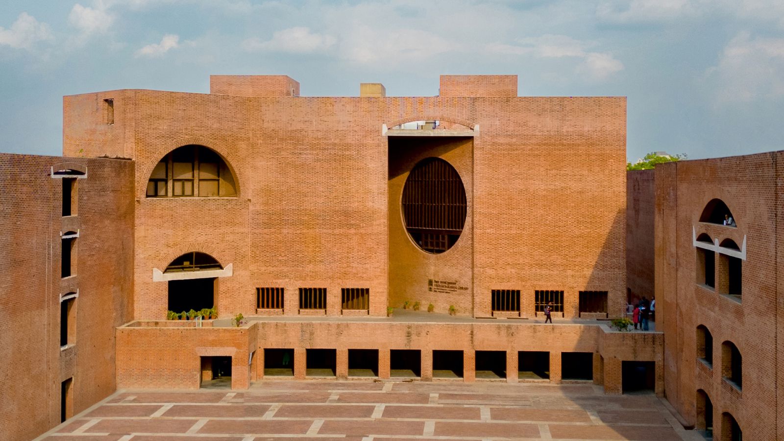 These short courses from IIMs cost more than Rs 1 lakh